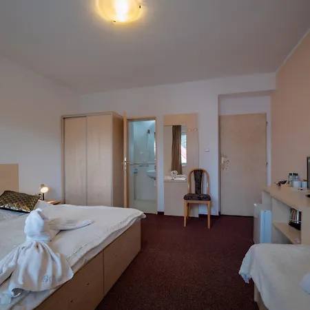 Iris Guest house *